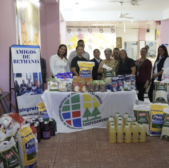 Con música y alegría visitamos el pasado jueves el hogar de adultas mayores "Residencia Bethania".